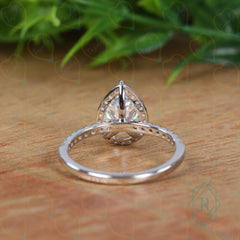 2.00 TCW Pear Cut Bridal Set Lab Grown Diamond Ring for Women