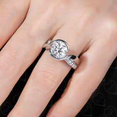 Round Brilliant Cut Twisted Lab Grown Diamond Ring for Women